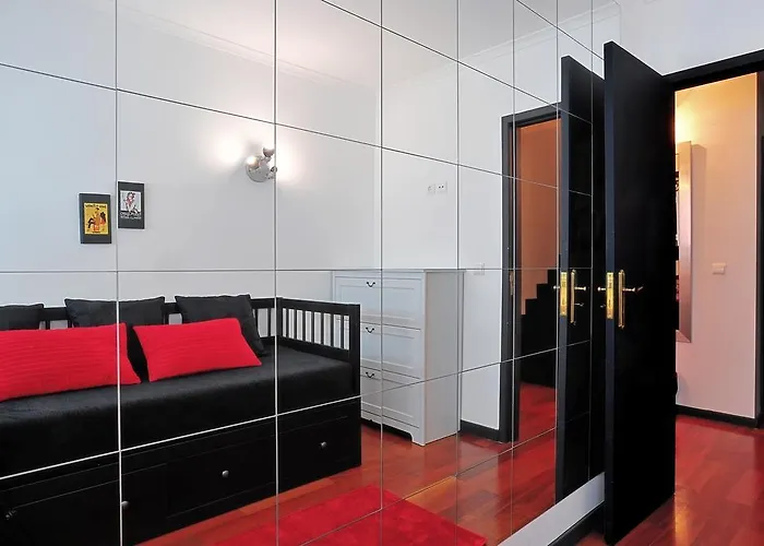 Apartment By Homing *